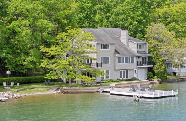 West Lake Retreat: private lake home on Keuka's west side, sleeps 10