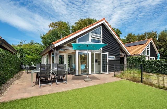 Westerduyn 2 luxury villa in top location near beach and sea