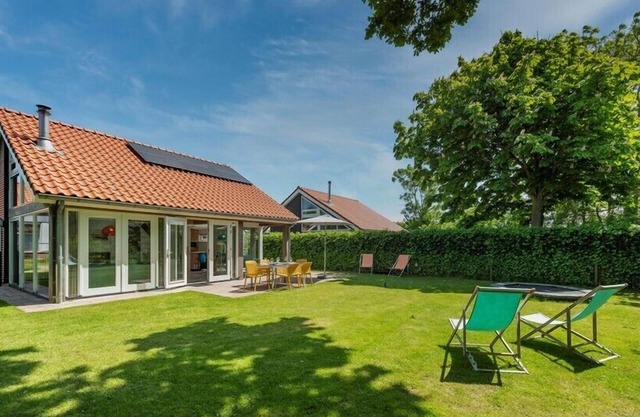 Westerduyn 7 luxury familyvilla with garden near beach and sea
