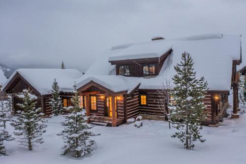 Western Tanager Cabin