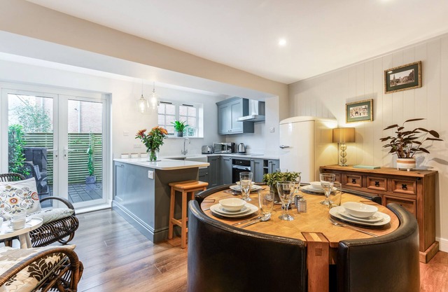 Westgate Cottage city centre cottage with garden