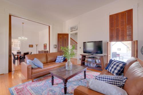 WFH Friendly Abode with Balcony in Columbus!