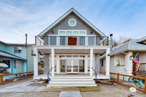 Whale Walk Retreat