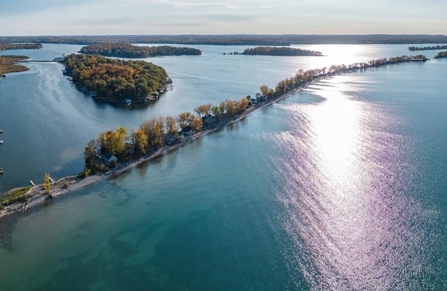 Where the Road Ends, Adventure Begins-Sunset Views&Kayaks at a Boat-Only Hideout