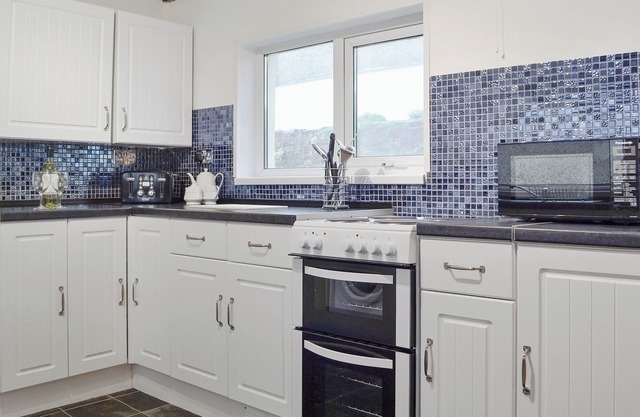 Whether you want a taste of city life or a day at the beach, Ty Bryn is well placed for either.