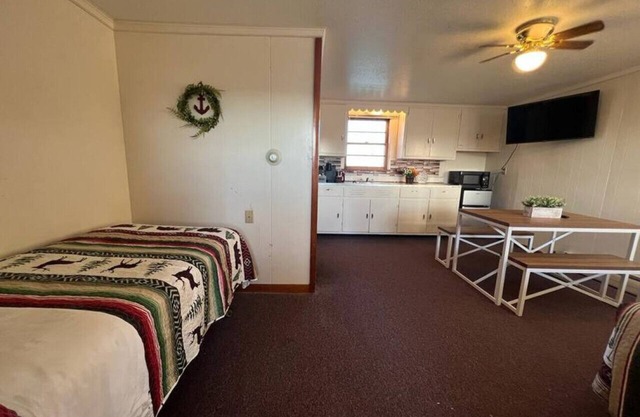 Whetstone Bay Lodge Room 9 - Sleeps 5