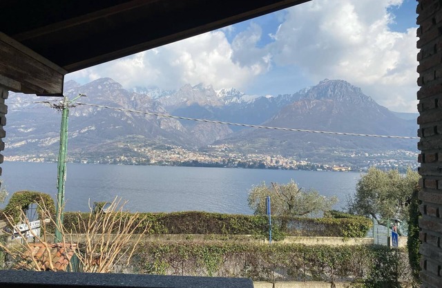 White Beach House - Lake View Room