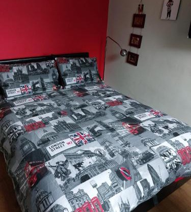 White Hart Lane walking distance Tottenham Hotspur Stadium