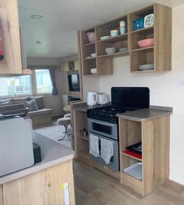 Whitstable, DP42, 2 bed park home, Alberta Holiday Park