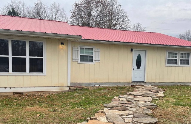Whole House on 20 Acres near Buffalo River