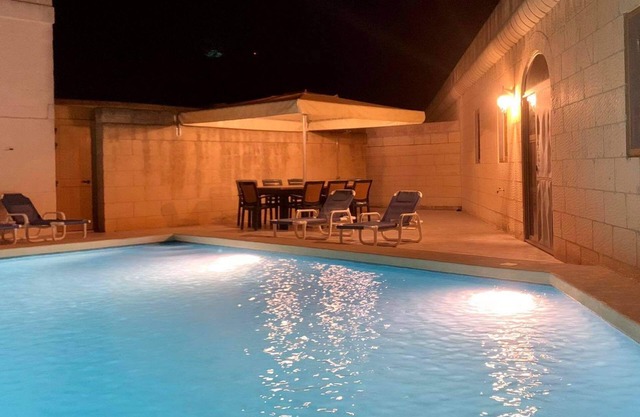 Wied Farmhouse - sleeps 10 - Airconditioned