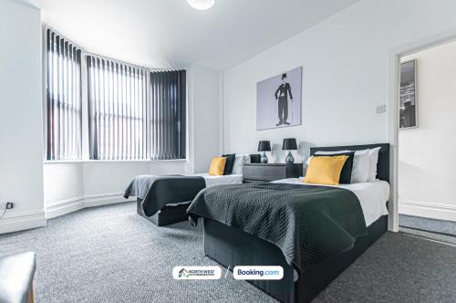 Wigan Short Let Spacious 4BR, Contractors Welcome