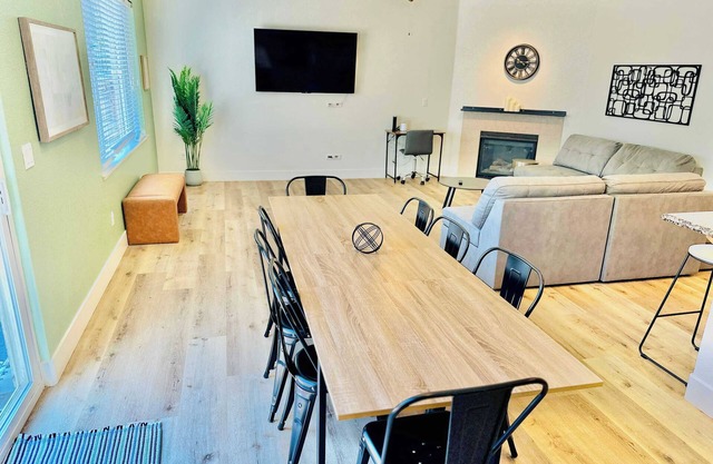 Willow Song House/Sleeps 13