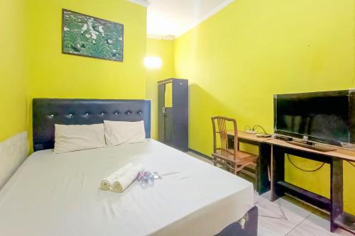 WILUDJENG Guest House near Alun Alun Sragen Mitra RedDoorz