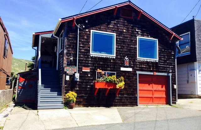 "Wind Song" Dillon Beach Ocean View Property-Private Yard.
