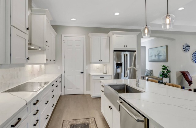 Wind & Waves - Beautifully Appointed & Meticulously Maintained