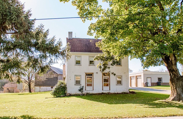 Windchaser Farm | Beautiful Amish Farm w/ Animals + Fire Pit