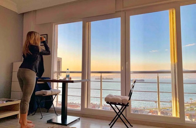 Windows On The Bay - izmir