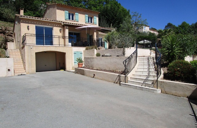 WINNING IN A BEAUTIFUL PRIVATE VILLA 15 KM FROM CÔTE AZUR.