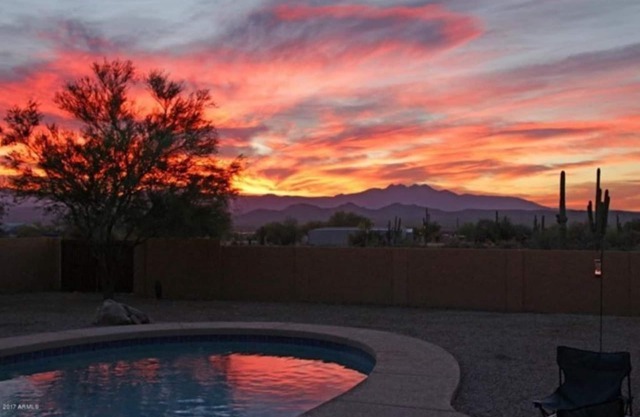 Winter getaway, come escape with a pool!