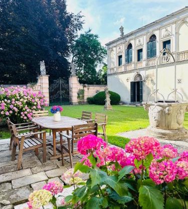 Wisteria Lodge by Veneto Villa