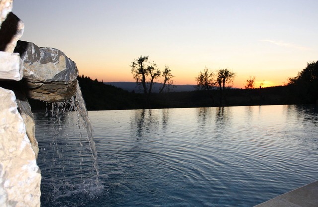 Wonderful cottage with pool near Siena