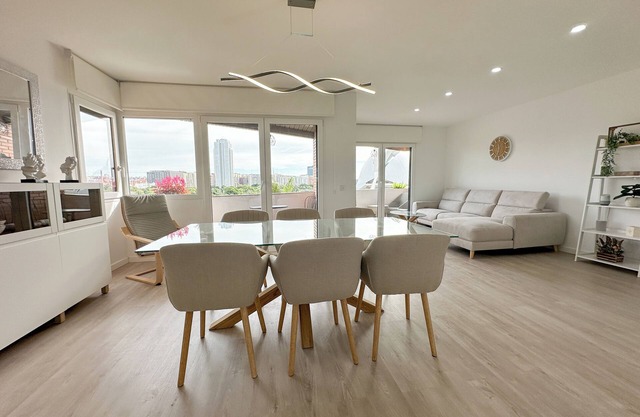 WONDERFUL DESIGN APARTMENT IN FRONT OF THE OPERA OF VALENCIA IN THE CITY OF ARTS.