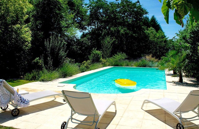 Wonderful private villa for 9 people with private pool, WIFI, hot tub, TV, patio and pets allowed