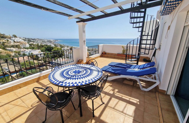 Wonderful one bed apartment with pool & stunning sea views in Mojacar Playa!