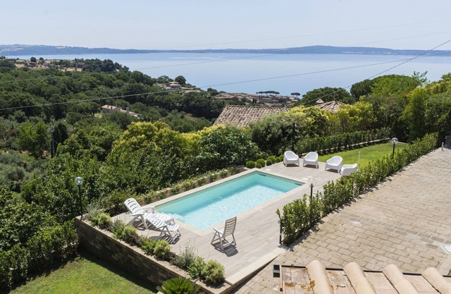 Wonderful private villa for 14 guests with A/C, private pool, WIFI, TV, patio and pets allowed