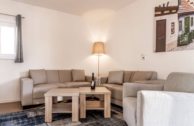 Wonderful private villa for 10 guests with WIFI, TV, terrace, pets allowed and parking