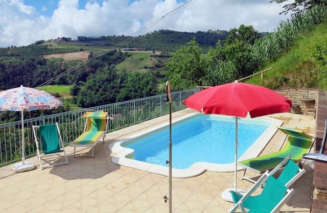 Wonderful private villa for 10 people with A/C, private pool, patio and pets allowed