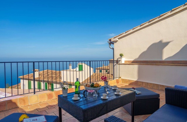 Wonderful private villa for 6 guests with A/C, WIFI, TV and terrace