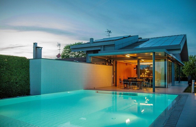 Wonderful private villa with hot tub, A/C, private pool, WIFI, sauna, TV, patio and pets allowed