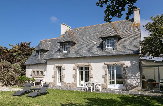 Wonderful private villa for 7 guests with WIFI, TV, patio and pets allowed
