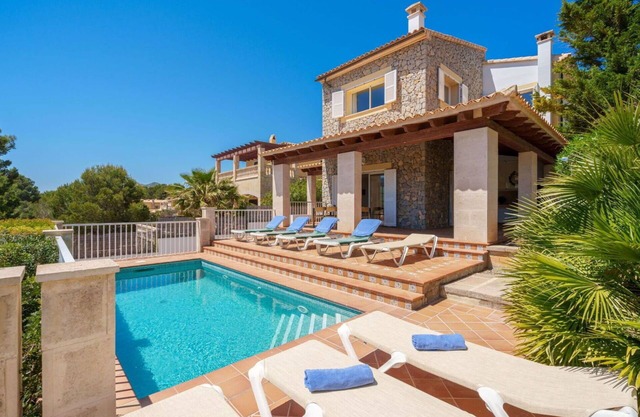 Wonderful private villa for 8 guests with WIFI, A/C, private pool, TV, terrace and pets allowed
