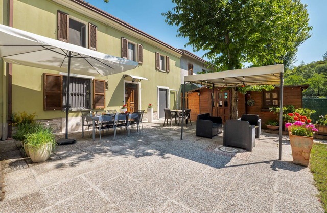 Wonderful private villa with private pool, hot tub, WIFI, TV, pets allowed, panoramic view, parking