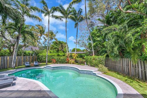 Wonderful Tropical Pool House Miami South Brickell