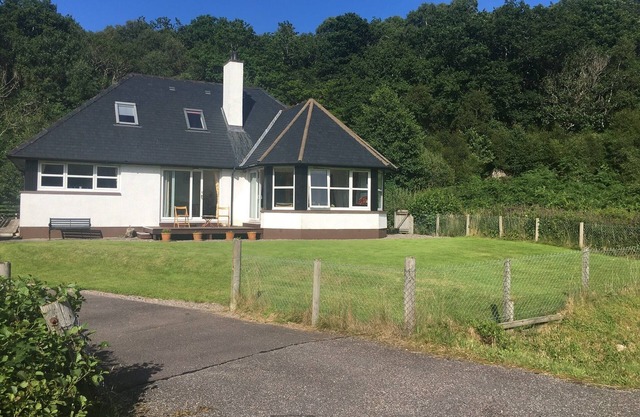 Wonderful views from peaceful coastal Highland retreat
