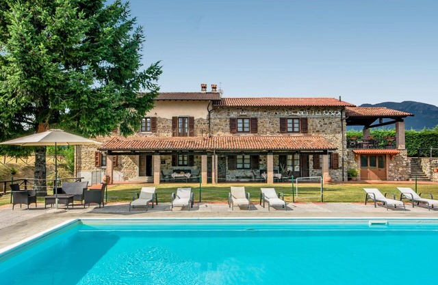 Wonderful villa for 8 people with WIFI, private pool, TV and pets allowed
