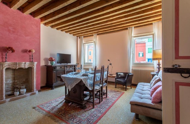 Wondrous Palazzetto 1619 in Magical Burano Island