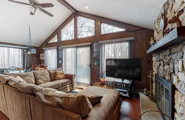 Wooded retreat with indoor pool, beach access, firepit & deck - near attractions