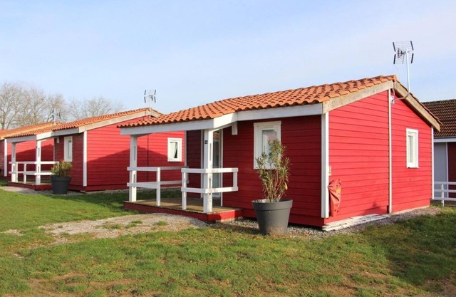 Wooden chalet in Signy-lAbbaye