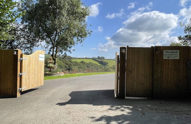 WOODHALL, pet friendly, country holiday cottage in Cardinham