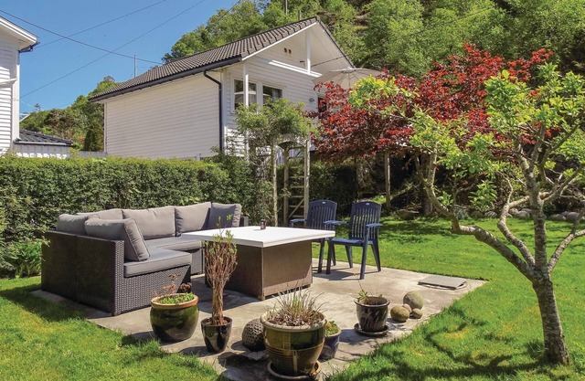 Would you like to spend a vacation in picturesque and beautiful Åna Sira?