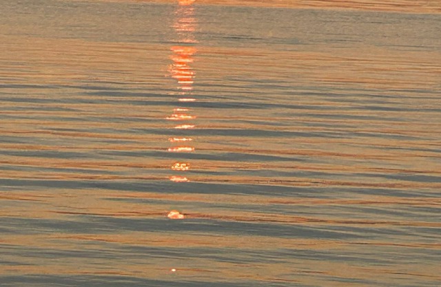 WOW WOW WOW…… best SUNSET ever, this is the cutest little cottage ever…
