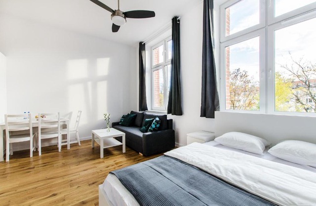 Wroclaw Central City Apartments- Self Check-in 24h, WiFi