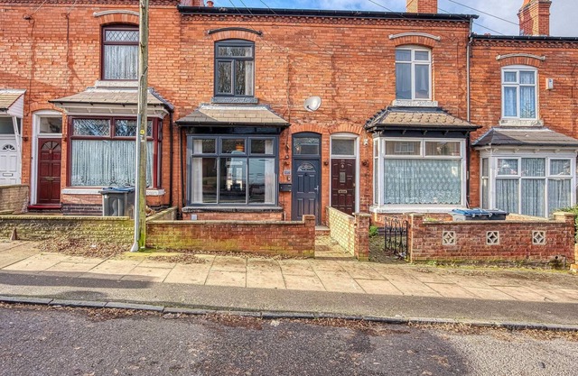 Xclusive Living 3 Bedroom House Close to NEC & Birmingham Airport with Free WiF