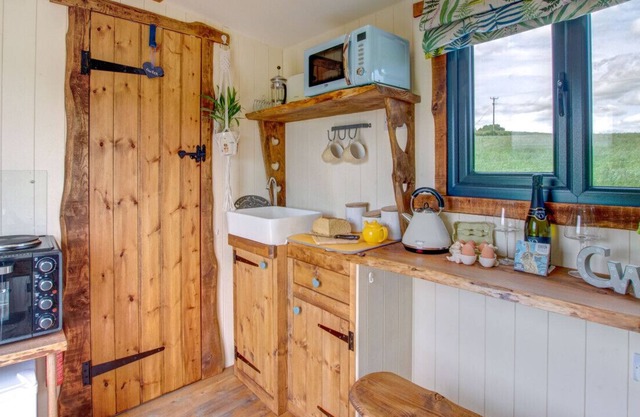 Y Cwtch - One Bedroom House, Sleeps 2