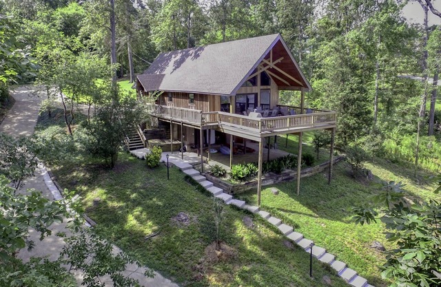 Y-Knott Lodge! Relax on the shores of Toledo Bend!